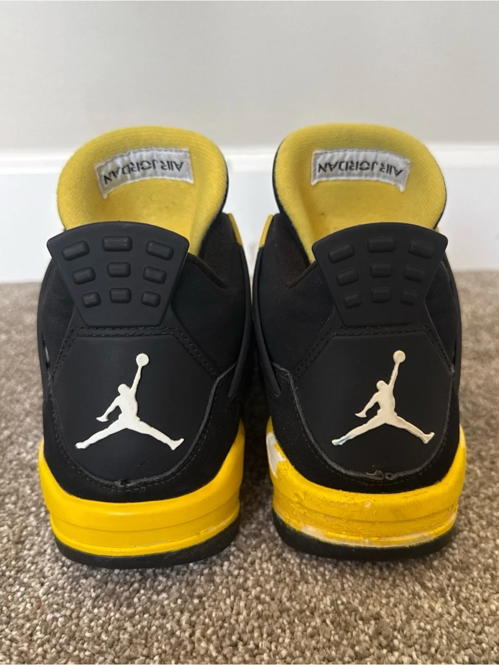 Air Jordan 4 Retro Thunder Black and Yellow Men’s size 7